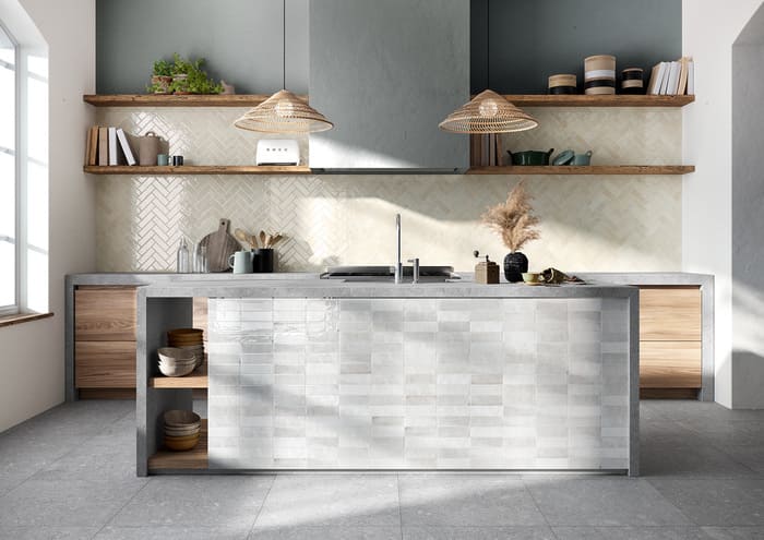 Tbrick Sepia veggflis i fiskebeinsmønster som kjøkkenflis