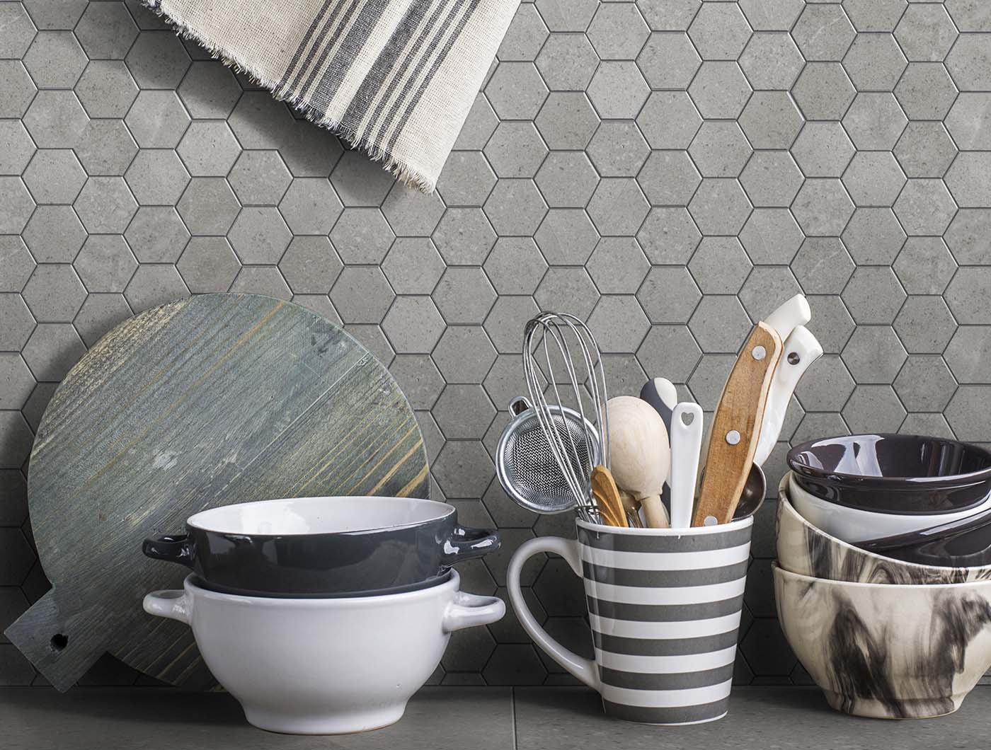 Leccese-Hexagon-Fumo_1400x1060