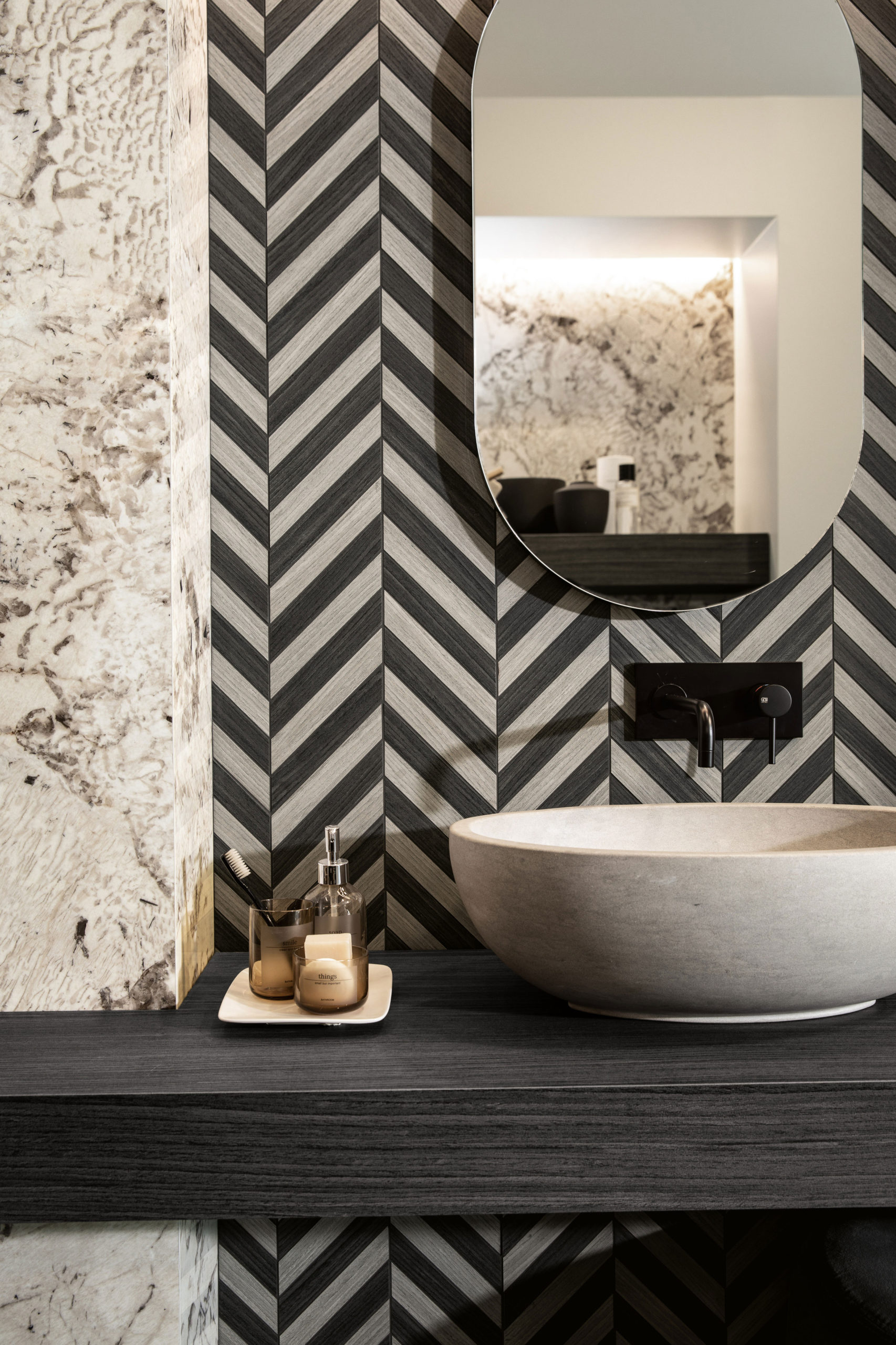 C_part_8bagno_glacier__french_herringbone_mix_1__plank_06